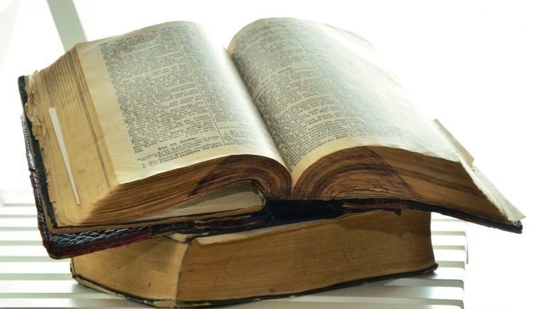 Overlaad UNESCO met bijbels