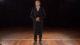 Avinoemalkenoe Avinoe Malkenoe, Onze vader, onze koning, is een klassiek lied waarin vergeving wordt gevraagd voor de zonden en wordt gebeden om ingeschreven te staan voor een goed nieuw jaar. Het lied klinkt vaak tijdens de dagen van inkeer tussen Joods Nieuwjaar en Grote Verzoendag.