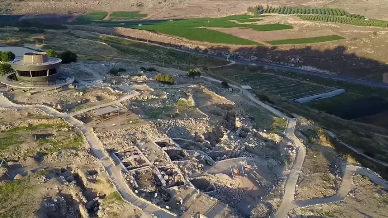 Shilo panorama Shiloh, of Silo, wordt meermalen genoemd in de Bijbel, als een van de plaatsen waar na de intocht de taber­na­kel heeft gestaan. Maar waar lag Silo precies, en waar in Shilo heeft de tabernakel gestaan?