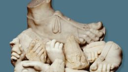 790x1200 e1687860549713 Over de opkomst van het Romeinse rijk is veel geschreven, maar niet over de ondergang ervan. Dit komt deels omdat het onderwerp minder aantrekkelijk is. Maar ook omdat de ondergang van dat rijk minder goed te bepalen valt. Adrian Goldsworthy heeft een poging gewaagd. Hoe deed hij dat?