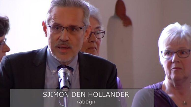 rabbijndenhollander Rabbi Sjimon den Hollander heeft een aantal video's gemaakt van de psalmen, zoals deze volgens de westelijk-Sefardische traditie van de Spaanse en Portugese Joden half-zingend worden gereciteerd tijdens de synagogedienst. U mag luisteren naar Psalm 50.