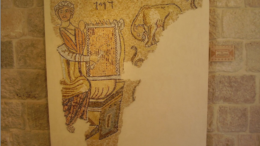 SynagogeGaza Voor het eerst sinds tientallen jaren hebben soldaten, die tegen Hamas strijden, gebeden in de oude synagoge van Gaza, maakte rabbijn Michel Freund, hoofd van Shavei Yisrael, bekend. Joden zijn teruggekeerd naar Gaza!