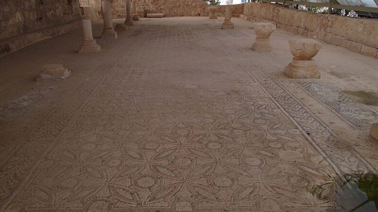 Monastery of Martyrius In de Byzantijnse tijd stond in Ma'ale Adoemim een groot klooster met de naam Martyrius. Het werd blootgelegd tijdens de bouw van een nieuwe wijk van Ma'ale Adoemim in de jaren 1980.