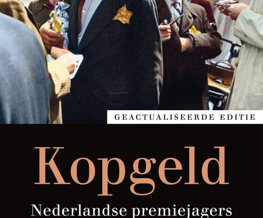 527x840 Na voorwoorden beschrijft Van Liempt het onderwerp in 21 hoofdstukken. Het begint met de voorgeschiedenis van de Jodenvervolging in Nederland vanaf 10 mei 1940 (H1-2). Daarna komt de aandacht op de activiteiten van de zogenoemde Jodenjacht in 1943; de ultieme poging om Nederlandse Joden te pakken.