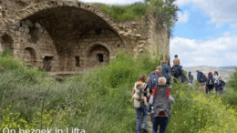 lifta4 Dicht bij de westelijke ingang van Jeruzalem vind je de goed bewaarde over­blijf­selen van het oude dorp Lifta, een vroegere Arabische stad die een rol heeft gespeeld in de Onaf­hanke­lijk­heids­oorlog van 1948 en de jaren ervoor. Het is nu een Nationaal Park.